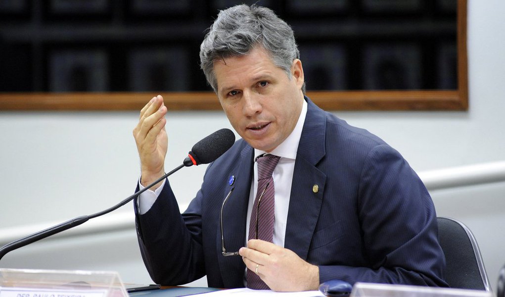 Deputado federal Paulo Teixeira (PT-SP) critica "abusos" na investigação "em relação ao ex-presidente" Lula, como "o vazamento de informações sob sigilo legal e a ampliação da jurisdição"; responsável por assinar representação contra o promotor Cassio Conserino nesta segunda-feira, o vice-presidente do PT também aponta "claro abuso no exercício da função por parte do MP" de São Paulo (Foto: Gisele Federicce) Deputado federal Paulo Teixeira (PT-SP) critica "abusos" na investigação "em relação ao ex-presidente" Lula, como "o vazamento de informações sob sigilo legal e a ampliação da jurisdição"; responsável por assinar representação contra o promotor Cassio Conserino nesta segunda-feira, o vice-presidente do PT também aponta "claro abuso no exercício da função por parte do MP" de São Paulo