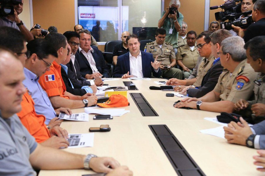 Nos quatro primeiros meses deste ano o número de homicídios caiu 6% em Alagoas, segundo anúncio feito pelo governador Renan Filho (PMDB); em Maceió a queda foi de 31,90%; e no comparativo com os primeiros quadrimestres de 2015 e 2016 em relação a 2013 e 2014, a redução foi de 21% em Alagoas e 40,6% na capital (Foto: Voney Malta) Nos quatro primeiros meses deste ano o número de homicídios caiu 6% em Alagoas, segundo anúncio feito pelo governador Renan Filho (PMDB); em Maceió a queda foi de 31,90%; e no comparativo com os primeiros quadrimestres de 2015 e 2016 em relação a 2013 e 2014, a redução foi de 21% em Alagoas e 40,6% na capital