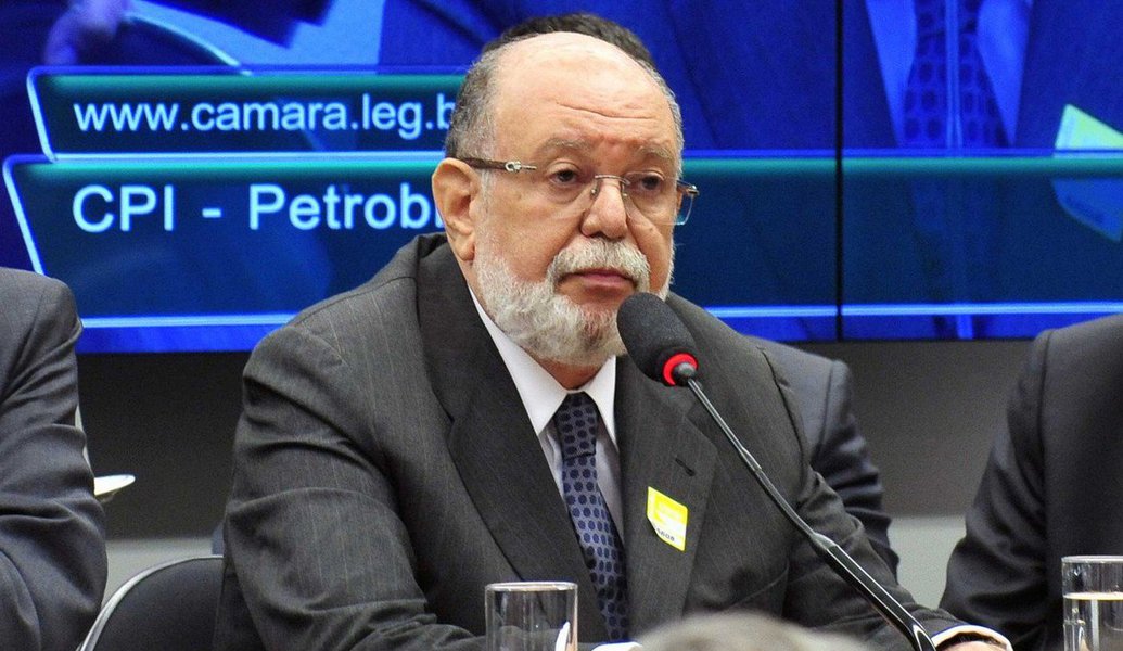 Depois que Marcelo Odebrecht decidiu fazer uma "delação definitiva" sobre os casos de corrupção entre a construtora e agentes políticos, o ex-presidente da OAS Léo Pinheiro que também vai contar o que sabe; trâmite com o Ministério Público Federal no Paraná e na Procuradoria-Geral da República estaria ocorrendo ao mesmo tempo das tratativas da Odebrecht e devem ser anunciados em breve; segundo a Lava Jato, OAS e Odebrecht fizeram um consórcio informal para fazer reformas em sítio de Atibaia usado pelo ex-presiente Lula (Foto: Aquiles Lins) Depois que Marcelo Odebrecht decidiu fazer uma "delação definitiva" sobre os casos de corrupção entre a construtora e agentes políticos, o ex-presidente da OAS Léo Pinheiro que também vai contar o que sabe; trâmite com o Ministério Público Federal no Paraná e na Procuradoria-Geral da República estaria ocorrendo ao mesmo tempo das tratativas da Odebrecht e devem ser anunciados em breve; segundo a Lava Jato, OAS e Odebrecht fizeram um consórcio informal para fazer reformas em sítio de Atibaia usado pelo ex-presiente Lula