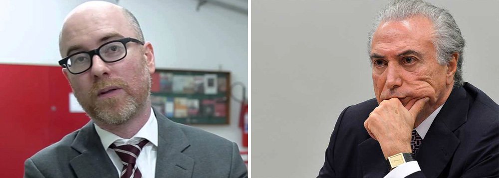 ‘Os que querem comandar o país a partir de segunda-feira aproveitam-se do fato de o país estar em uma divisão sem volta. Eles governarão jogando uma parte da população contra a outra para que todos esqueçamos que, na verdade, são eles a própria casta política corrompida contra a qual todos lutamos’, diz o filósofo Vladimir Safatle; ‘todos que realmente se indignam com a corrupção e o desmando devem lutar sem trégua, a partir de segunda-feira, para que o governo caia e para que o poder volte às mãos da população brasileira’ (Foto: Roberta Namour) ‘Os que querem comandar o país a partir de segunda-feira aproveitam-se do fato de o país estar em uma divisão sem volta. Eles governarão jogando uma parte da população contra a outra para que todos esqueçamos que, na verdade, são eles a própria casta política corrompida contra a qual todos lutamos’, diz o filósofo Vladimir Safatle; ‘todos que realmente se indignam com a corrupção e o desmando devem lutar sem trégua, a partir de segunda-feira, para que o governo caia e para que o poder volte às mãos da população brasileira’