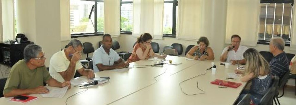 Além de colher sugestões e receber propostas para subsidiar ações legislativas que apontem para a criação, o aprimoramento e o fortalecimento de instituições e de políticas públicas relacionadas aos recursos hídricos no Estado, figuram entre os objetivos do Seminário Águas de Minas III o conhecimento, a discussão e divulgação da conjuntura hídrica, seus potenciais e limitações; e a promoção e educação ambiental para a gestão de recursos hídricos (Foto: Luis Mauro Queiroz) Além de colher sugestões e receber propostas para subsidiar ações legislativas que apontem para a criação, o aprimoramento e o fortalecimento de instituições e de políticas públicas relacionadas aos recursos hídricos no Estado, figuram entre os objetivos do Seminário Águas de Minas III o conhecimento, a discussão e divulgação da conjuntura hídrica, seus potenciais e limitações; e a promoção e educação ambiental para a gestão de recursos hídricos