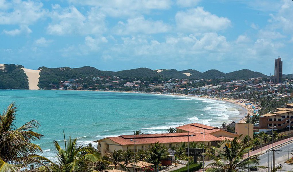 Quando ingressar no Rio Grande do Norte, a chama olímpica vai percorrer, inicialmente, um cenário de verdes canaviais entre a Paraíba e a Natal, onde pernoitará para uma merecida festa já em clima de festejos juninos. A capital potiguar promete receber o símbolo dos jogos olímpicos com uma grande celebração na noite do dia 4 de junho (Foto: Leonardo Attuch) Quando ingressar no Rio Grande do Norte, a chama olímpica vai percorrer, inicialmente, um cenário de verdes canaviais entre a Paraíba e a Natal, onde pernoitará para uma merecida festa já em clima de festejos juninos. A capital potiguar promete receber o símbolo dos jogos olímpicos com uma grande celebração na noite do dia 4 de junho