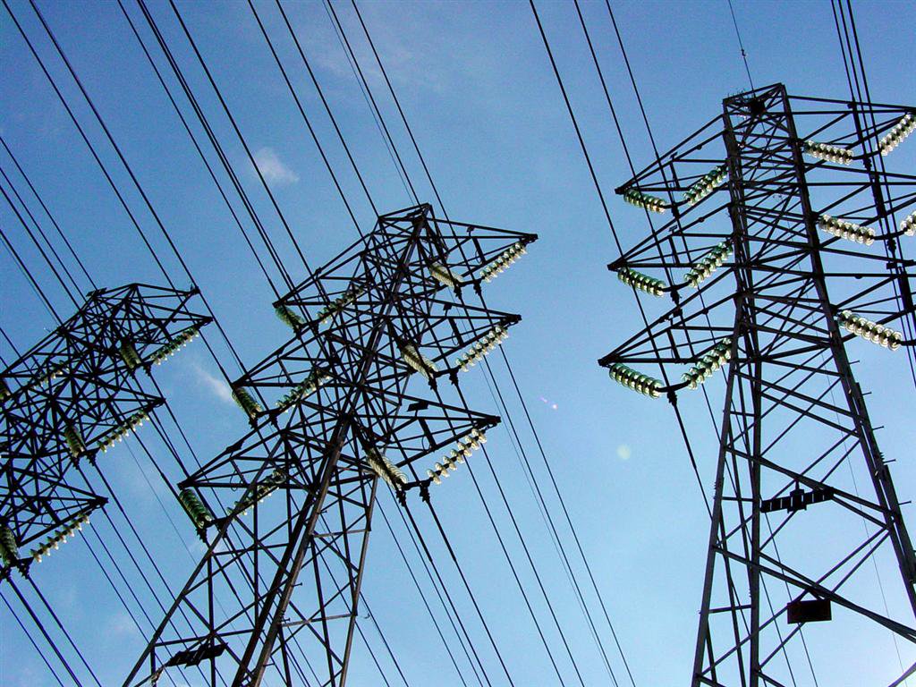 Leilão de transmissão realizado pela Aneel garantiu o investimento de R$ R$ 404,9 milhões na ampliação da rede básica de energia do Ceará. Serão construídos mais de 500 quilômetros de linhas de transmissão e novas subestações. A previsão é de que as instalações entrem em operação comercial no prazo de 36 a 60 meses a partir da data de assinatura dos contratos de concessão (Foto: Rodrigo Rocha) Leilão de transmissão realizado pela Aneel garantiu o investimento de R$ R$ 404,9 milhões na ampliação da rede básica de energia do Ceará. Serão construídos mais de 500 quilômetros de linhas de transmissão e novas subestações. A previsão é de que as instalações entrem em operação comercial no prazo de 36 a 60 meses a partir da data de assinatura dos contratos de concessão