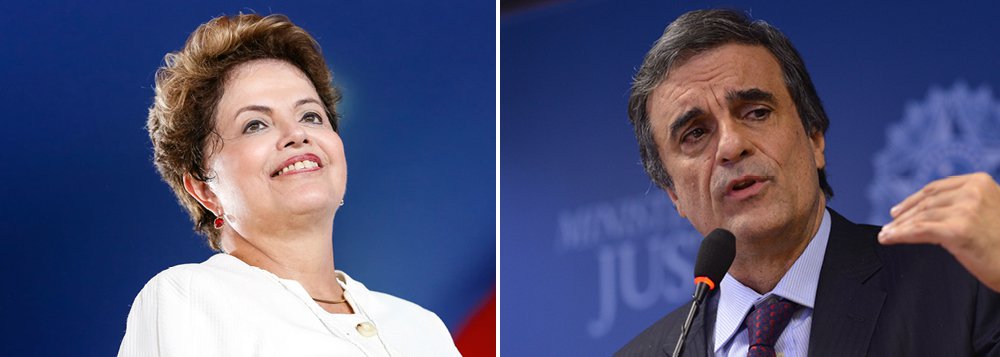 Presidente teve uma reunião com o advogado-geral da União, José Eduardo Cardozo, no Palácio da Alvorada neste domingo 24; encontro acontece um dia antes da instalação da comissão especial do impeachment no Senado; responsável pela defesa de Dilma, o ministro tem afirmado que o processo de impeachment não possui base jurídica e que foi motivado por uma vingança do presidente da Câmara, Eduardo Cunha (PMDB-RJ) (Foto: Paulo Emílio) Presidente teve uma reunião com o advogado-geral da União, José Eduardo Cardozo, no Palácio da Alvorada neste domingo 24; encontro acontece um dia antes da instalação da comissão especial do impeachment no Senado; responsável pela defesa de Dilma, o ministro tem afirmado que o processo de impeachment não possui base jurídica e que foi motivado por uma vingança do presidente da Câmara, Eduardo Cunha (PMDB-RJ)