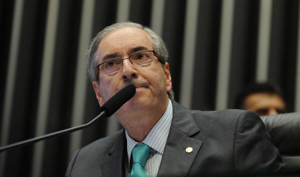 Os governadores que assinaram o manifesto contra o golpe e em defesa da democracia estão chamando os deputados dos seus estados e enquadrando todos. Cunha vai ser afastado pelo STF. Não vai ter golpe! (Foto: Laurez Cerqueira) Os governadores que assinaram o manifesto contra o golpe e em defesa da democracia estão chamando os deputados dos seus estados e enquadrando todos. Cunha vai ser afastado pelo STF. Não vai ter golpe!