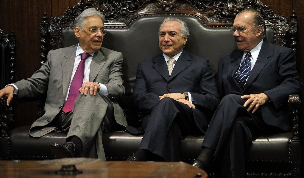 No livro “Diários da Presidência”, sobre seus primeiros anos no poder, o tucano Fernando Henrique Cardoso diz que foi pressionado por parlamentares para nomear “ladrões” em troca de apoio em votações no Congresso; entre os políticos que pediram nomeações, ele cita José Sarney, Valdemar Costa Neto, Jader Barbalho, Wellington Moreira Franco e Michel Temer (Foto: Roberta Namour) No livro “Diários da Presidência”, sobre seus primeiros anos no poder, o tucano Fernando Henrique Cardoso diz que foi pressionado por parlamentares para nomear “ladrões” em troca de apoio em votações no Congresso; entre os políticos que pediram nomeações, ele cita José Sarney, Valdemar Costa Neto, Jader Barbalho, Wellington Moreira Franco e Michel Temer