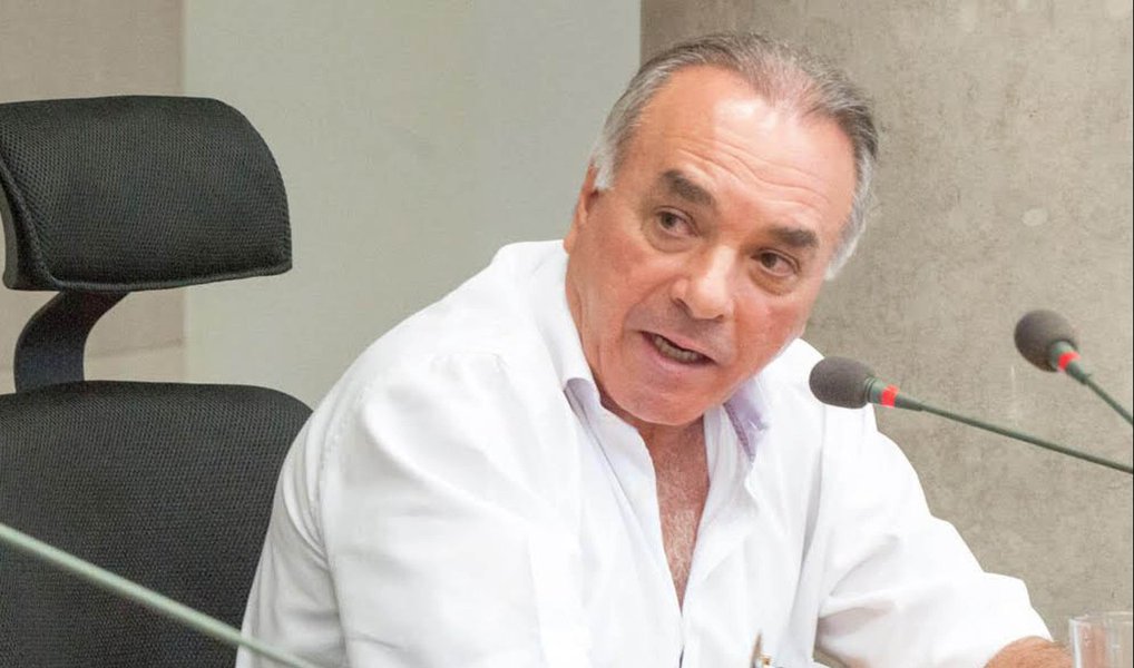 O ministro do STJ Rogerio Schietti manteve a prisão preventiva do empresário Wagner Canhedo Filho, que segue detido na carceragem do Departamento de Polícia Federal; o réu é investigado por suposto esquema fraudulento de ocultação de bens e receitas do Grupo Econômico Canhedo, "que estaria utilizando empresas compostas por laranjas voltadas exclusivamente para fraudar credores, os quais teriam relacionamentos bancários com instituições financeiras com agências nas ilhas Cayman" (Foto: Leonardo Lucena) O ministro do STJ Rogerio Schietti manteve a prisão preventiva do empresário Wagner Canhedo Filho, que segue detido na carceragem do Departamento de Polícia Federal; o réu é investigado por suposto esquema fraudulento de ocultação de bens e receitas do Grupo Econômico Canhedo, "que estaria utilizando empresas compostas por laranjas voltadas exclusivamente para fraudar credores, os quais teriam relacionamentos bancários com instituições financeiras com agências nas ilhas Cayman"