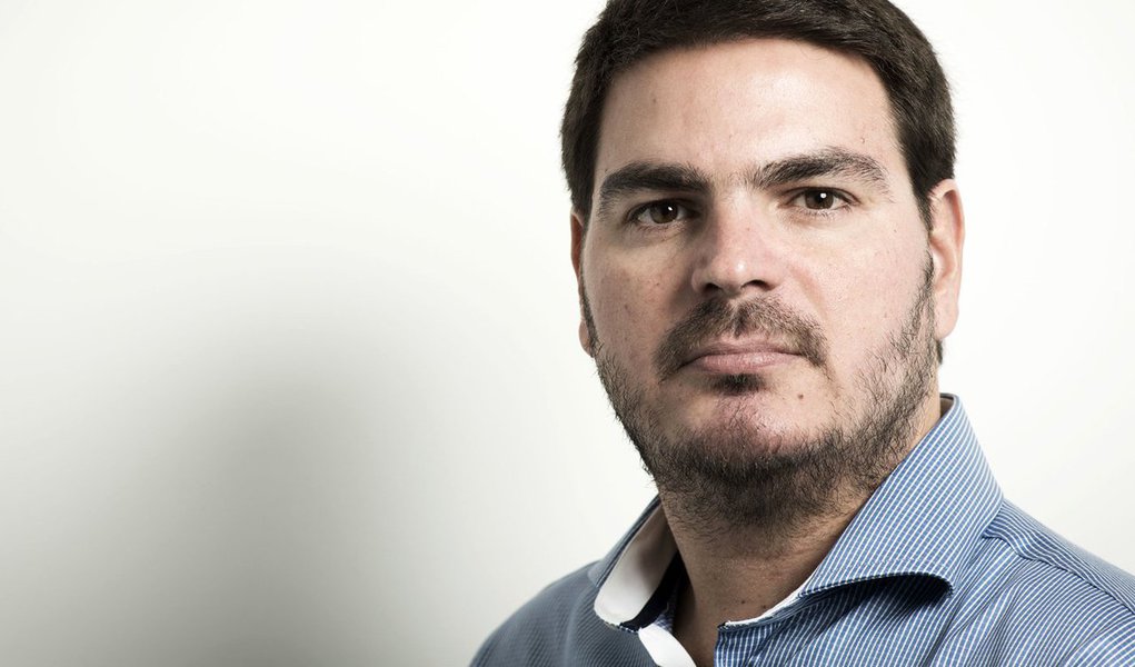 Em artigo publicado em seu blog nesta segunda-feira (23), ex-colunista da revista Veja Rodrigo Constantino se pergunta “até que ponto a vítima de agressões recorrentes não faz parte do problema”; “Muitas escolhem essa situação não pelos filhos ou pelos próprios parceiros, e sim pelo gozo que sentem na postura de vítima”, afirmou (Foto: Roberta Namour) Em artigo publicado em seu blog nesta segunda-feira (23), ex-colunista da revista Veja Rodrigo Constantino se pergunta “até que ponto a vítima de agressões recorrentes não faz parte do problema”; “Muitas escolhem essa situação não pelos filhos ou pelos próprios parceiros, e sim pelo gozo que sentem na postura de vítima”, afirmou