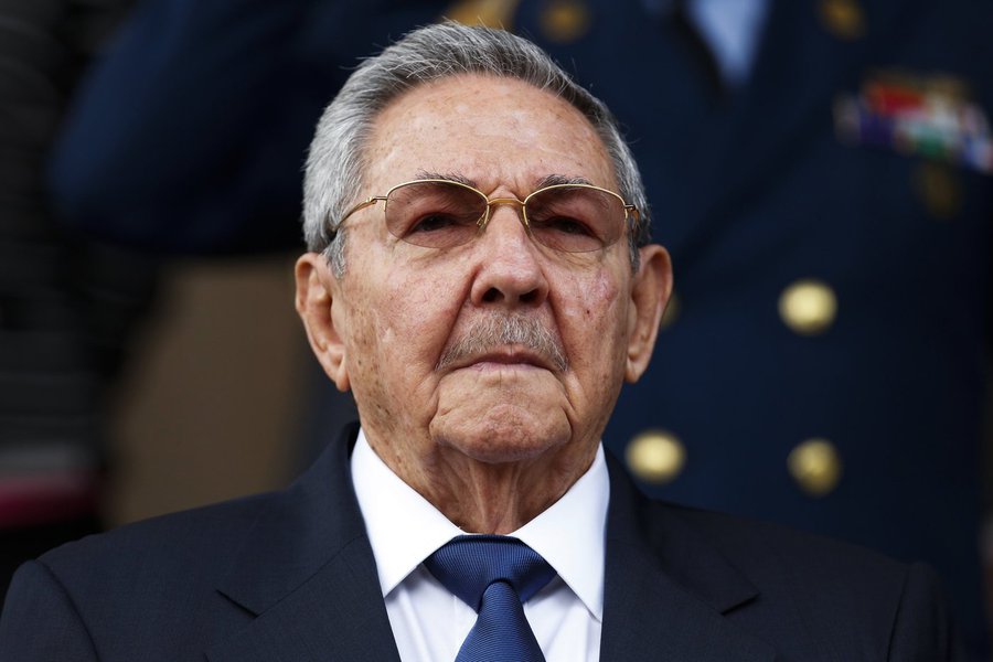 O presidente de Cuba, Raúl Castro, fez referência à America Latina, sobretudo às crises políticas na Venezuela e no Brasil, e aos recentes reveses de aliados como os presidentes da Bolívia, Evo Morales, e do Equador, Rafael Correa, e da ex-mandatária argentina Cristina Kirchner; segundo ele, esta ofensiva foi consequência da desaceleração econômica na região e tem como finalidade "abrir caminho para o retorno do neoliberalismo"; "Esta guerra não convencional não descarta ações estabilizadoras e golpistas, como prova o que acontece contra a Venezuela, e se intensificou recentemente na Bolívia, no Brasil e no Equador", disse ele (Foto: Leonardo Lucena) O presidente de Cuba, Raúl Castro, fez referência à America Latina, sobretudo às crises políticas na Venezuela e no Brasil, e aos recentes reveses de aliados como os presidentes da Bolívia, Evo Morales, e do Equador, Rafael Correa, e da ex-mandatária argentina Cristina Kirchner; segundo ele, esta ofensiva foi consequência da desaceleração econômica na região e tem como finalidade "abrir caminho para o retorno do neoliberalismo"; "Esta guerra não convencional não descarta ações estabilizadoras e golpistas, como prova o que acontece contra a Venezuela, e se intensificou recentemente na Bolívia, no Brasil e no Equador", disse ele