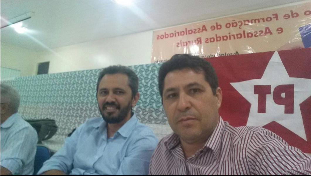 Representantes de movimentos como a Frente Brasil Popular, Levante Popular e CUT estiveram em reunião com os presidentes do PT no Ceará, Fco. de Assis Diniz e Elmano de Freitas, para discutir uma agenda de mobilização em defesa da democracia. O primeiro ato acontece hoje (8), a partir das 14h, na Praça da Imprensa (Foto: Rodrigo Rocha) Representantes de movimentos como a Frente Brasil Popular, Levante Popular e CUT estiveram em reunião com os presidentes do PT no Ceará, Fco. de Assis Diniz e Elmano de Freitas, para discutir uma agenda de mobilização em defesa da democracia. O primeiro ato acontece hoje (8), a partir das 14h, na Praça da Imprensa