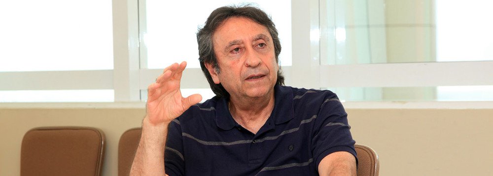 Investigado pela Polícia Federal, acusado de ser mentor intelectual do desvio de R$ 1,2 bilhão na saúde, Ricardo Murad aproveitou chamou o sistema de comunicação presidido pela irmã Teresa Murad e pelo cunhado Fernando Sarney de 'diabo'; segundo informação evacuada na imprensa local, Murad não suporta o filho caçula de Sarney, e atribui a ele a derrota a que já foi submetido; Fernando foi um dos articuladores da vitória de Arnaldo Melo na Assembleia Legislativa, em 2011; Murad dormiu presidente e acordou derrotado (Foto: Leonardo Lucena) Investigado pela Polícia Federal, acusado de ser mentor intelectual do desvio de R$ 1,2 bilhão na saúde, Ricardo Murad aproveitou chamou o sistema de comunicação presidido pela irmã Teresa Murad e pelo cunhado Fernando Sarney de 'diabo'; segundo informação evacuada na imprensa local, Murad não suporta o filho caçula de Sarney, e atribui a ele a derrota a que já foi submetido; Fernando foi um dos articuladores da vitória de Arnaldo Melo na Assembleia Legislativa, em 2011; Murad dormiu presidente e acordou derrotado