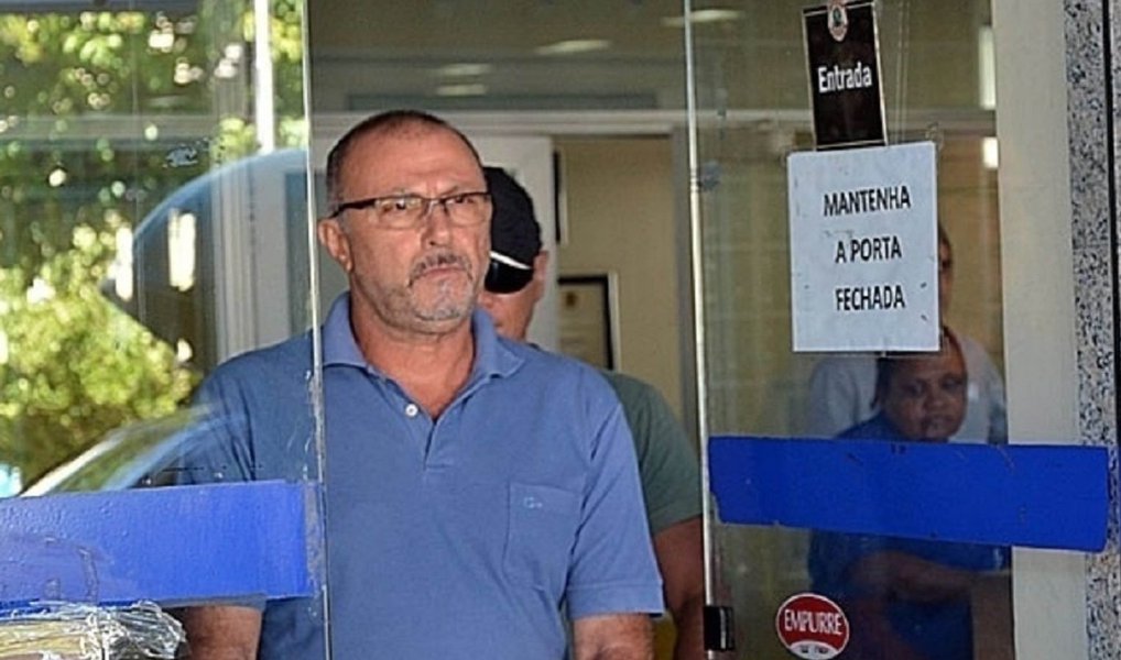 Foragido há mais de 30 anos, Pasquale Scotti, apontado como ex-líder da organização criminosa Camorra, foi preso em maio no Recife, onde vivia há anos com documentos falsos; atualmente ele está preso na Penitenciária da Papuda, em Brasília; a defesa de Scotti alegou no Supremo que ele sofria perseguição política na Itália e fugiu para o Brasil por temer ser executado (Foto: Gisele Federicce) Foragido há mais de 30 anos, Pasquale Scotti, apontado como ex-líder da organização criminosa Camorra, foi preso em maio no Recife, onde vivia há anos com documentos falsos; atualmente ele está preso na Penitenciária da Papuda, em Brasília; a defesa de Scotti alegou no Supremo que ele sofria perseguição política na Itália e fugiu para o Brasil por temer ser executado