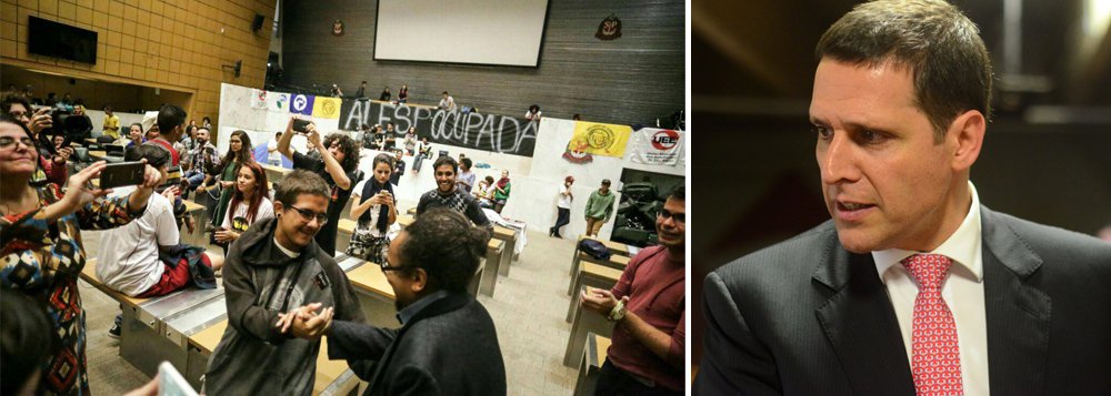 Estudantes secundaristas, de entidades como a União Estadual dos Estudantes de São Paulo (UEE), da União Nacional dos Estudantes (UNE), da União Brasileira dos Estudantes Secundaristas (Ubes), além da Upes, ainda ocupam a Assembleia Legislativa do Estado de São Paulo (Alesp); o objetivo é permanecer no local até que uma comissão parlamentar de inquérito (CPI) seja aberta para investigar a máfia da merenda no estado; até o momento, 23 deputados assinaram o pedido de abertura da CPI, nove a menos do que o necessário; citado no esquema por delatores como beneficiário de propina, presidente da Alesp, deputado Fernando Capez (PSDB), negou acesso dos alunos a alimentos; "O nosso objetivo é fazer uma saturação para que eles saiam", disse Capez (Foto: Roberta Namour) Estudantes secundaristas, de entidades como a União Estadual dos Estudantes de São Paulo (UEE), da União Nacional dos Estudantes (UNE), da União Brasileira dos Estudantes Secundaristas (Ubes), além da Upes, ainda ocupam a Assembleia Legislativa do Estado de São Paulo (Alesp); o objetivo é permanecer no local até que uma comissão parlamentar de inquérito (CPI) seja aberta para investigar a máfia da merenda no estado; até o momento, 23 deputados assinaram o pedido de abertura da CPI, nove a menos do que o necessário; citado no esquema por delatores como beneficiário de propina, presidente da Alesp, deputado Fernando Capez (PSDB), negou acesso dos alunos a alimentos; "O nosso objetivo é fazer uma saturação para que eles saiam", disse Capez