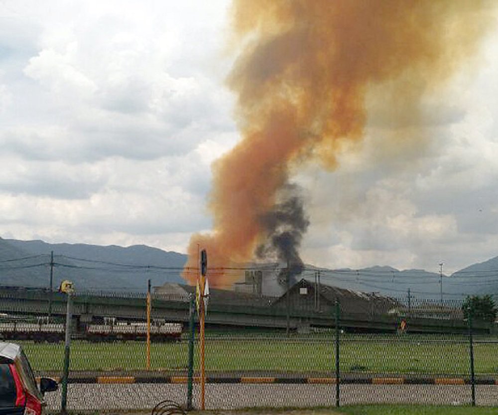 A Vale Fertilizantes informou por meio de nota que o incêndio desta quinta-feira 5 ocorreu em uma correia transportadora que alimenta o armazém da unidade de nitrato de amônio do Complexo Industrial de Cubatão, no litoral de São Paulo; segundo a empresa, a emissão dos gases gerados durante a queima do nitrato já foi contida; as causas do incêndio e os danos ambientais estão sendo apurados (Foto: Romulo Faro) A Vale Fertilizantes informou por meio de nota que o incêndio desta quinta-feira 5 ocorreu em uma correia transportadora que alimenta o armazém da unidade de nitrato de amônio do Complexo Industrial de Cubatão, no litoral de São Paulo; segundo a empresa, a emissão dos gases gerados durante a queima do nitrato já foi contida; as causas do incêndio e os danos ambientais estão sendo apurados