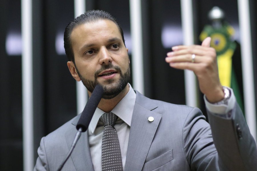 Deputado federal anapolino diz que está engajado na implantação do PTN no Estado de Goiás desde 2015 e enfatizou que o motivo de sua desfiliação é a busca pelo desenvolvimento de um novo projeto político voltado aos cidadãos goianos e brasileiros; expectativa é de que a sigla tenha ao menos dez candidatos a prefeito e vários candidatos a vereadores espalhados nos 246 municípios goianos; o presidente estadual do partido é Adriano Avelar, assessor de Baldy (Foto: Realle Palazzo-Martini) Deputado federal anapolino diz que está engajado na implantação do PTN no Estado de Goiás desde 2015 e enfatizou que o motivo de sua desfiliação é a busca pelo desenvolvimento de um novo projeto político voltado aos cidadãos goianos e brasileiros; expectativa é de que a sigla tenha ao menos dez candidatos a prefeito e vários candidatos a vereadores espalhados nos 246 municípios goianos; o presidente estadual do partido é Adriano Avelar, assessor de Baldy