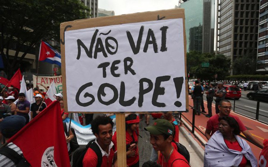 A guerra da informação sempre foi crucial às vésperas das grandes batalhas, então vamos entrar nela e não permitir que a grande mídia domine com seu jogo de manipulações, meias verdades e criação do que chamam de novos fatos políticos a cada dia, com versões deturpadas (Foto: Chico Vigilante) A guerra da informação sempre foi crucial às vésperas das grandes batalhas, então vamos entrar nela e não permitir que a grande mídia domine com seu jogo de manipulações, meias verdades e criação do que chamam de novos fatos políticos a cada dia, com versões deturpadas