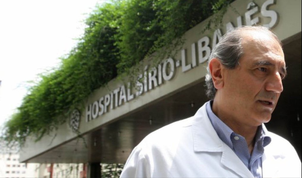 Professor da USP e cirurgião do hospital Sírio-Libanês, Raul Cutait avisou a interlocutores do vice-presidente Michel Temer que aceita a indicação de ministro da Saúde, caso a presidente Dilma Rousseff seja mesmo afastada pelo Senado no processo de impeachment; informação é da colunista Natuza Nery; presidente nacional da sigla, senador Ciro Nogueira (PI) esteve com Cutait na semana passada em São Paulo para sondá-lo sobre a possibilidade; parte da bancada do partido, entretanto, prefere que um deputado assuma o cargo diretamente (Foto: Aquiles Lins) Professor da USP e cirurgião do hospital Sírio-Libanês, Raul Cutait avisou a interlocutores do vice-presidente Michel Temer que aceita a indicação de ministro da Saúde, caso a presidente Dilma Rousseff seja mesmo afastada pelo Senado no processo de impeachment; informação é da colunista Natuza Nery; presidente nacional da sigla, senador Ciro Nogueira (PI) esteve com Cutait na semana passada em São Paulo para sondá-lo sobre a possibilidade; parte da bancada do partido, entretanto, prefere que um deputado assuma o cargo diretamente