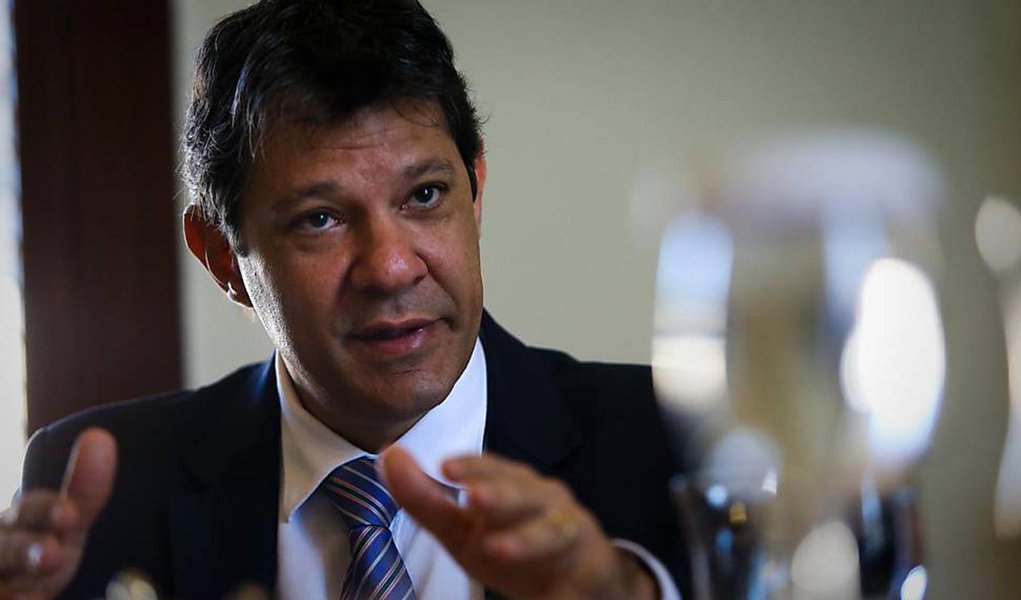 Para o prefeito Fernando Haddad (PT-SP), partido não pode comprometer um projeto político porque alguns integrantes se desviaram dele: “Há maus cristãos no mundo, mas a Igreja tem que defender o legado; nós vamos ter que passar por um processo de depuração até que as pessoas reencontrem um processo de transformação social importante” (Foto: Roberta Namour) Para o prefeito Fernando Haddad (PT-SP), partido não pode comprometer um projeto político porque alguns integrantes se desviaram dele: “Há maus cristãos no mundo, mas a Igreja tem que defender o legado; nós vamos ter que passar por um processo de depuração até que as pessoas reencontrem um processo de transformação social importante”