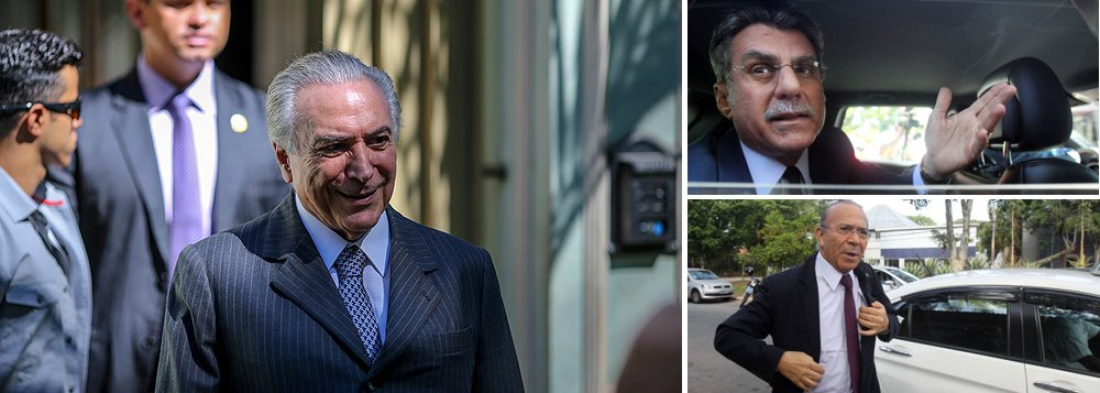 Reunidos para um encontro com o vice Michel Temer, em SP, senador Romero Jucá (PMDB-RR) e os ex-ministros Elizeu Padilha, Moreira Franco e Geddel Vieira Lima criticaram a reação da presidente Dilma Rousseff e do ex-presidente Lula contra o golpe em curso: “Eu acho que, sobretudo a presidente Dilma, tem que parar com essa história de querer se vitimizar, de denegrir a imagem do Brasil. O que a presidente Dilma tem que fazer é respeitar a Constituição e parar com essa conversa fiada de que houve golpe”, disse Geddel; o vice pode dar entrevistas para neutralizar imagem de golpista (Foto: Roberta Namour) Reunidos para um encontro com o vice Michel Temer, em SP, senador Romero Jucá (PMDB-RR) e os ex-ministros Elizeu Padilha, Moreira Franco e Geddel Vieira Lima criticaram a reação da presidente Dilma Rousseff e do ex-presidente Lula contra o golpe em curso: “Eu acho que, sobretudo a presidente Dilma, tem que parar com essa história de querer se vitimizar, de denegrir a imagem do Brasil. O que a presidente Dilma tem que fazer é respeitar a Constituição e parar com essa conversa fiada de que houve golpe”, disse Geddel; o vice pode dar entrevistas para neutralizar imagem de golpista