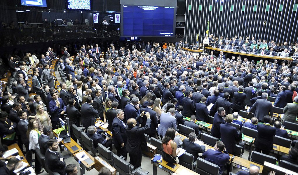 Caberá ao Senado, já que o Supremo Tribunal Federal lavou as mãos, fazer valer o império da Constituição, interrompendo o processo de afastamento da presidenta Dilma Rousseff e devolvendo a normalidade constitucional ao país (Foto: Ribamar Fonseca) Caberá ao Senado, já que o Supremo Tribunal Federal lavou as mãos, fazer valer o império da Constituição, interrompendo o processo de afastamento da presidenta Dilma Rousseff e devolvendo a normalidade constitucional ao país