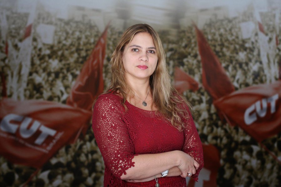 Presidenta de central no estado, Beatriz Cerqueira diz que é preciso apurar responsabilidades e omissões na tragédia de Mariana e combater a influência do poder econômico das mineradoras sobre a política (Foto: Leonardo Attuch) Presidenta de central no estado, Beatriz Cerqueira diz que é preciso apurar responsabilidades e omissões na tragédia de Mariana e combater a influência do poder econômico das mineradoras sobre a política