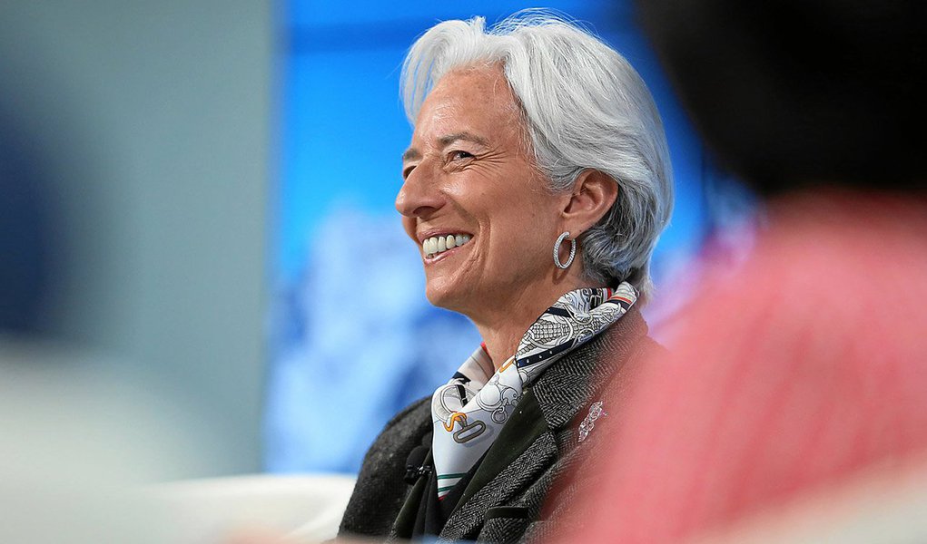 A atual diretora-geral do Fundo Monetário Internacional, a francesa Christine Lagarde, anunciou nesta sexta-feira 22 que será candidata a um segundo mandato à frente da instituição; novo titular deverá ser designado em março (Foto: Gisele Federicce) A atual diretora-geral do Fundo Monetário Internacional, a francesa Christine Lagarde, anunciou nesta sexta-feira 22 que será candidata a um segundo mandato à frente da instituição; novo titular deverá ser designado em março