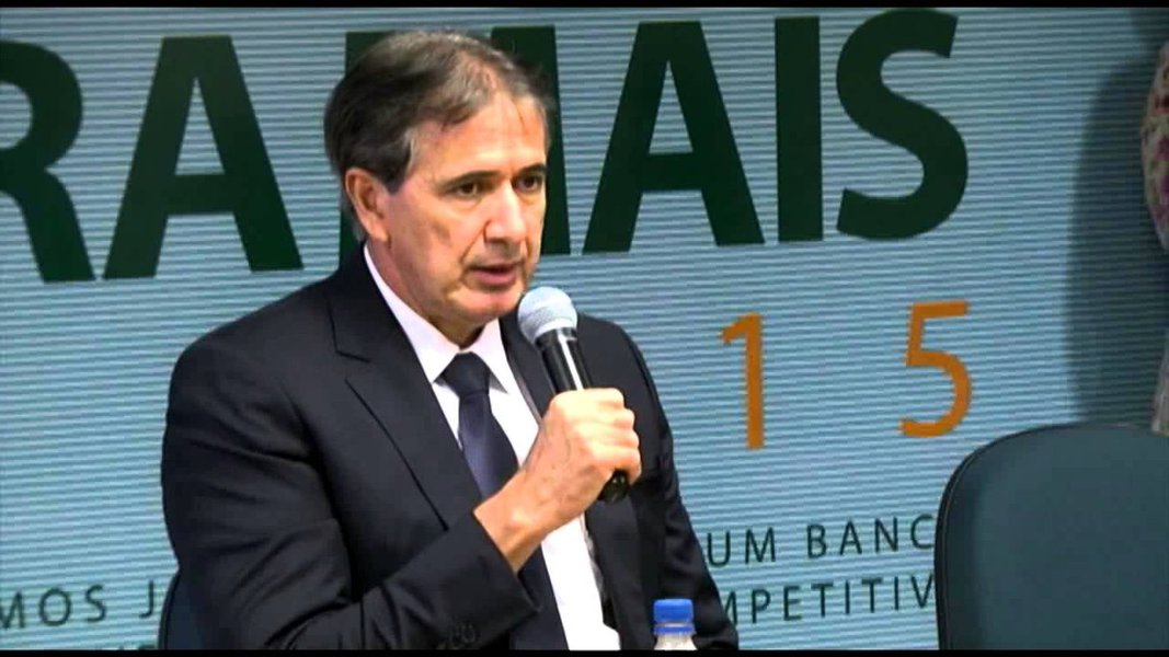 Presidente do Banco da Amazônia, Marivaldo Melo, estará em Palmas nesta sexta-feira, 18, para o Encontro de Negócios e Perspectivas para 2016 do banco; evento reunirá o setor produtivo do Estado e de representantes dos governos estadual, municipais para debater cenário econômico atual e as oportunidades de investimentos; na ocasião, Marivaldo Melo anunciará que o Banco da Amazônia tem disponível para aplicar no Tocantins R$ 647 milhões em investimentos, sendo R$ 574 milhões de créditos de fomento, e R$ 72,62 milhões de créditos da carteira comercial da organização (Foto: Aquiles Lins) Presidente do Banco da Amazônia, Marivaldo Melo, estará em Palmas nesta sexta-feira, 18, para o Encontro de Negócios e Perspectivas para 2016 do banco; evento reunirá o setor produtivo do Estado e de representantes dos governos estadual, municipais para debater cenário econômico atual e as oportunidades de investimentos; na ocasião, Marivaldo Melo anunciará que o Banco da Amazônia tem disponível para aplicar no Tocantins R$ 647 milhões em investimentos, sendo R$ 574 milhões de créditos de fomento, e R$ 72,62 milhões de créditos da carteira comercial da organização