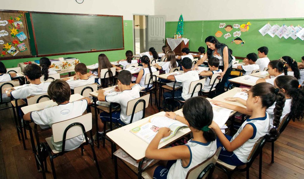 De acordo com o Relatório de Desenvolvimento Humano 2015, lançado hoje (14), o IDH passou de 0,752 em 2013 para 0,755 em 2014; indicadores que representam melhorias sociais tiveram avanço, como a esperança de vida ao nascer, que aumentou de 74.2 em 2013 para 74.5 em 2014, e a média de anos de estudo que passou de 7,4 para 7,7 nesse período; de 1990 a 2014, o crescimento foi 24,2%, o maior no período entre os países da América do Sul (Foto: Roberta Namour) De acordo com o Relatório de Desenvolvimento Humano 2015, lançado hoje (14), o IDH passou de 0,752 em 2013 para 0,755 em 2014; indicadores que representam melhorias sociais tiveram avanço, como a esperança de vida ao nascer, que aumentou de 74.2 em 2013 para 74.5 em 2014, e a média de anos de estudo que passou de 7,4 para 7,7 nesse período; de 1990 a 2014, o crescimento foi 24,2%, o maior no período entre os países da América do Sul