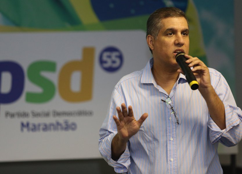 Apontado pelo Ministério Público do Estado do Maranhão como mentor intelectual e chefe da organização criminosa responsável por conceder isenções fiscais ilegais, o ex-secretário da Fazenda no governo Roseana Sarney, Cláudio Trinchão, será afastado do governo Michel Temer (PMDB) e da presidência do PSD no Maranhão; ele é assessor especial do ministro de Ciência, Tecnologia, Inovação e Comunicações, Gilberto Kassab, que também é presidente nacional do PSD (Foto: Voney Malta) Apontado pelo Ministério Público do Estado do Maranhão como mentor intelectual e chefe da organização criminosa responsável por conceder isenções fiscais ilegais, o ex-secretário da Fazenda no governo Roseana Sarney, Cláudio Trinchão, será afastado do governo Michel Temer (PMDB) e da presidência do PSD no Maranhão; ele é assessor especial do ministro de Ciência, Tecnologia, Inovação e Comunicações, Gilberto Kassab, que também é presidente nacional do PSD