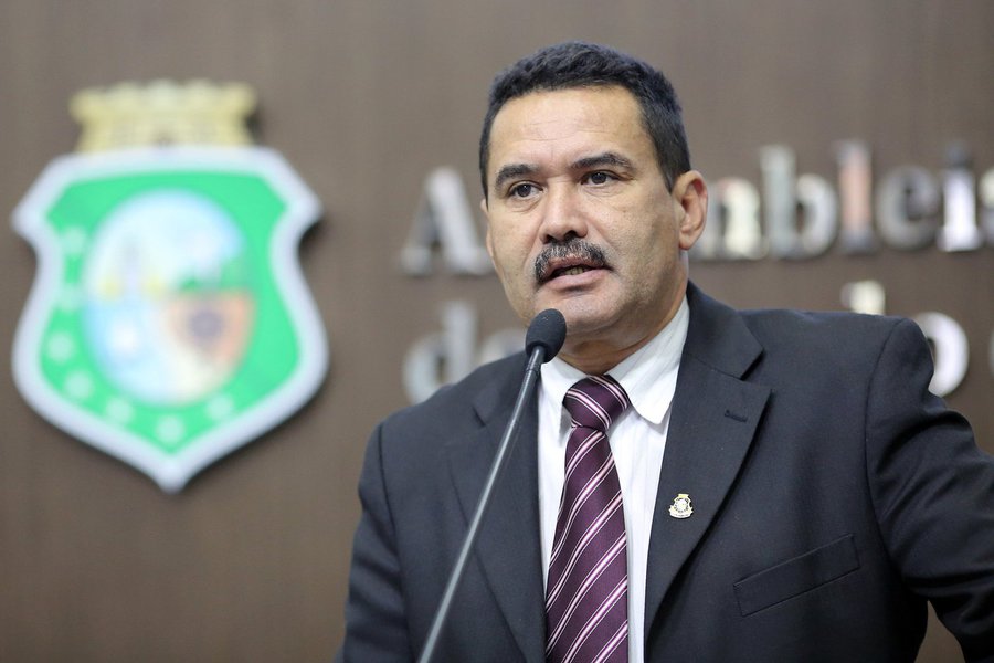 O projeto de lei 41/16 que trata do "Projeto Irrigação na Minha Propriedade" foi lido ontem em plenário e deve permitir a implantação de 1.383 sistemas de irrigação, para melhorar o processo produtivo das pequenas propriedades rurais (Foto: Fatima 247) O projeto de lei 41/16 que trata do "Projeto Irrigação na Minha Propriedade" foi lido ontem em plenário e deve permitir a implantação de 1.383 sistemas de irrigação, para melhorar o processo produtivo das pequenas propriedades rurais