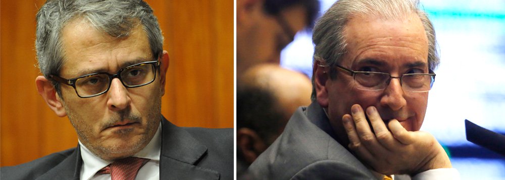 Jornal de Otavio Frias diz que a decisão do impeachment “que se reveste de extrema gravidade e de incontestável legitimidade constitucional” foi manchada pelo presidente da Câmara, Eduardo Cunha (PMDB-RJ), e cobra sua cassação: “No STF, cumpre julgá-lo sem demora. No Conselho de Ética, cumpre condená-lo. No plenário, é hora de votar pela cassação. Sua presença na Câmara dos Deputados é uma vergonha, um insulto, uma provocação a todos os brasileiros” (Foto: Roberta Namour) Jornal de Otavio Frias diz que a decisão do impeachment “que se reveste de extrema gravidade e de incontestável legitimidade constitucional” foi manchada pelo presidente da Câmara, Eduardo Cunha (PMDB-RJ), e cobra sua cassação: “No STF, cumpre julgá-lo sem demora. No Conselho de Ética, cumpre condená-lo. No plenário, é hora de votar pela cassação. Sua presença na Câmara dos Deputados é uma vergonha, um insulto, uma provocação a todos os brasileiros”