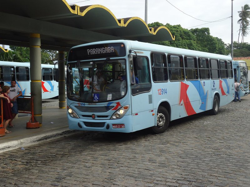 O diretório municipal de Fortaleza do Partido dos Trabalhadores protocolou nesta quinta-feira, 02, ação popular contra o que o aumento das tarifas de ônibus da capital, que subiu de R$ 2,60 para R$ 3,20. Além do presidente do PT Fortaleza, deputado estadual Elmano de Freitas, outros parlamentares do partido, estudantes e representantes de movimentos sociais assinam o processo contra a Prefeitura de Fortaleza (Foto: Fatima 247) O diretório municipal de Fortaleza do Partido dos Trabalhadores protocolou nesta quinta-feira, 02, ação popular contra o que o aumento das tarifas de ônibus da capital, que subiu de R$ 2,60 para R$ 3,20. Além do presidente do PT Fortaleza, deputado estadual Elmano de Freitas, outros parlamentares do partido, estudantes e representantes de movimentos sociais assinam o processo contra a Prefeitura de Fortaleza