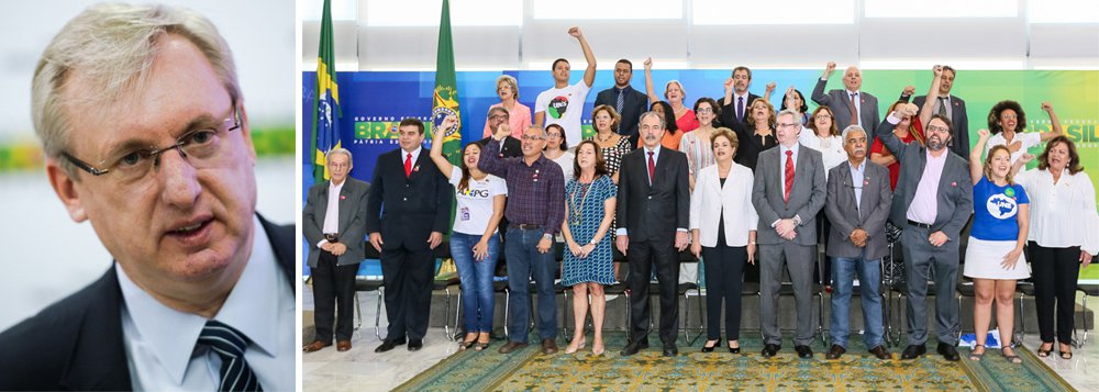 Demonstrando o claro racha no PMDB, o ministro de Ciência e Tecnologia, Celso Pansera, que foi alvo de pedido de expulsão do partido por ter se mantido no governo mesmo depois do rompimento da legenda, fez um discurso enfático em defesa da presidente Dilma nesta terça-feira, durante ato pela Educação no Palácio do Planalto; "Vamos ganhar de novo, e espero que desta vez respeitem o resultado", afirmou sobre a votação do impeachment no plenário, chamada por ele de "terceiro turno"; sobre o vazamento do áudio do vice e seu correligionário, Michel Temer, disse: "Se é para manter os programas sociais e se não tem crime, qual o sentido do impeachment, se não é a disputa da política pela política?" (Foto: Gisele Federicce) Demonstrando o claro racha no PMDB, o ministro de Ciência e Tecnologia, Celso Pansera, que foi alvo de pedido de expulsão do partido por ter se mantido no governo mesmo depois do rompimento da legenda, fez um discurso enfático em defesa da presidente Dilma nesta terça-feira, durante ato pela Educação no Palácio do Planalto; "Vamos ganhar de novo, e espero que desta vez respeitem o resultado", afirmou sobre a votação do impeachment no plenário, chamada por ele de "terceiro turno"; sobre o vazamento do áudio do vice e seu correligionário, Michel Temer, disse: "Se é para manter os programas sociais e se não tem crime, qual o sentido do impeachment, se não é a disputa da política pela política?"