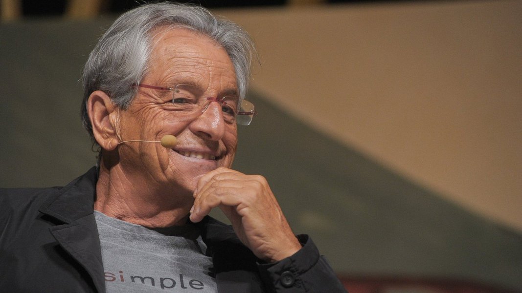 Ex-petista tornou-se um dos mais ativos defensores do afastamento da presidente Dilma Rousseff; seu ativismo anti-PT causa inveja ao mais ávido dos ‘demotucanos’ da oposição; para o apresentador da GloboNews, Lula é “chefe de quadrilha” e precisa ser preso; questionado se há argumento constitucional sobre o impeachment, sai com uma tirada incrível: “Não há nada que diga respeito a ela, pessoalmente”; mas, e daí? (Foto: Realle Palazzo-Martini) Ex-petista tornou-se um dos mais ativos defensores do afastamento da presidente Dilma Rousseff; seu ativismo anti-PT causa inveja ao mais ávido dos ‘demotucanos’ da oposição; para o apresentador da GloboNews, Lula é “chefe de quadrilha” e precisa ser preso; questionado se há argumento constitucional sobre o impeachment, sai com uma tirada incrível: “Não há nada que diga respeito a ela, pessoalmente”; mas, e daí?