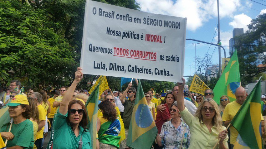 Parece que tirar Dilma, prender Lula e acabar com PT solucionaria tudo, seguraria inclusive o ímpeto da Lava Jato. Necessidade para que alguns políticos se salvem e, com discrição, cumpram o papel que a imprensa e a elite deles querem (Foto: Gleisi Hoffmann) Parece que tirar Dilma, prender Lula e acabar com PT solucionaria tudo, seguraria inclusive o ímpeto da Lava Jato. Necessidade para que alguns políticos se salvem e, com discrição, cumpram o papel que a imprensa e a elite deles querem