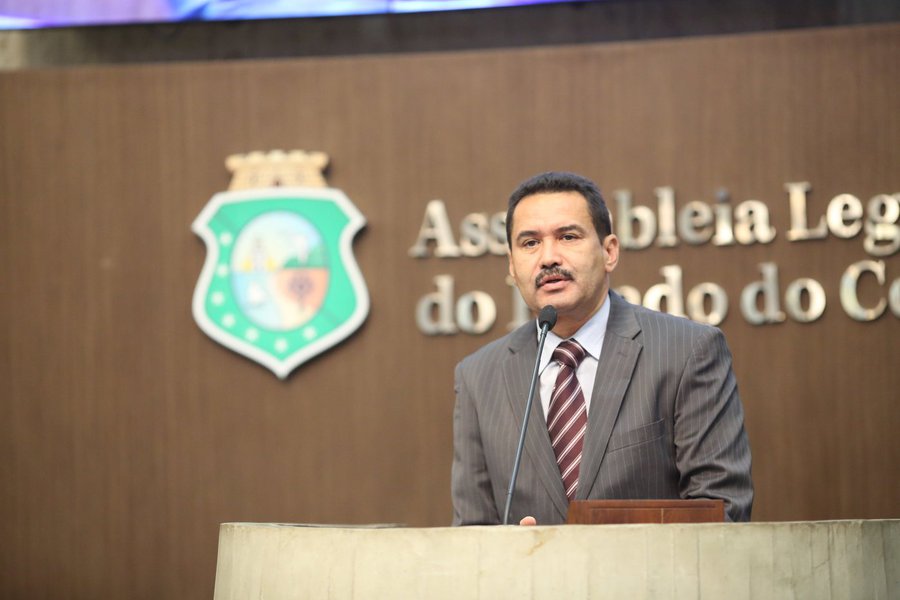 O objetivo é o fortalecimento da construção de um Modelo de Desenvolvimento Rural Sustentável e Solidário. A iniciativa é do deputado estadual Moisés Braz (PT), presidente da Comissão de Agropecuária da Assembleia Legislativa, que debate o tema nas macrorregiões de planejamento do Estado. As audiências já ocorreram em seis, das oito macrorregiões (Foto: Fatima 247) O objetivo é o fortalecimento da construção de um Modelo de Desenvolvimento Rural Sustentável e Solidário. A iniciativa é do deputado estadual Moisés Braz (PT), presidente da Comissão de Agropecuária da Assembleia Legislativa, que debate o tema nas macrorregiões de planejamento do Estado. As audiências já ocorreram em seis, das oito macrorregiões