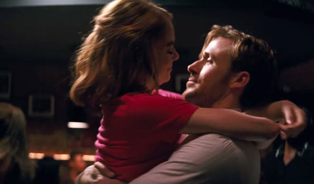 Musical "La La Land - Cantando Estações" liderou as indicações anunciadas nesta terça-feira ao Oscar, com nomeações para 14 categorias, incluindo para o prêmio de melhor filme; longa vai competir pelo Oscar principal com "Moonlight: Sob a Luz do Luar", "Até o Último Homem", "Manchester à Beira-Mar", "Lion - Uma Jornada para Casa", "A Chegada", "Fences", "A Qualquer Custo", "Estrelas Além do Tempo" (Foto: Aquiles Lins) Musical "La La Land - Cantando Estações" liderou as indicações anunciadas nesta terça-feira ao Oscar, com nomeações para 14 categorias, incluindo para o prêmio de melhor filme; longa vai competir pelo Oscar principal com "Moonlight: Sob a Luz do Luar", "Até o Último Homem", "Manchester à Beira-Mar", "Lion - Uma Jornada para Casa", "A Chegada", "Fences", "A Qualquer Custo", "Estrelas Além do Tempo"