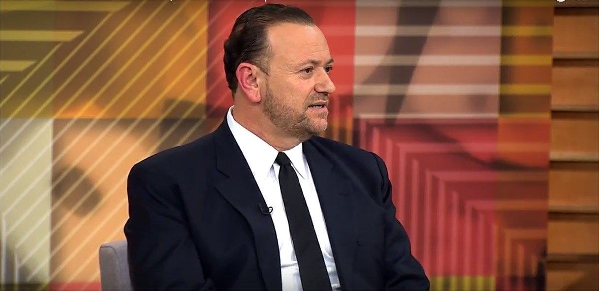 Ministro Edinho Silva, da Secretaria de Comunicação Social da Presidência, cobrou responsabilidade do parlamentares na votação do impeachment neste domingo, em entrevista à TV Brasil; ele disse que os deputados não podem ser "dominados" ou "ter medo" do presidente da Câmara, Eduardo Cunha; "Estamos falando de parlamentares que foram eleito pelo voto popular, que têm que prestar contas com a sociedade brasileira", afirmou, se dizendo confiante na "capacidade de discernimento de cada parlamentar brasileiro" (Foto: Aquiles Lins) Ministro Edinho Silva, da Secretaria de Comunicação Social da Presidência, cobrou responsabilidade do parlamentares na votação do impeachment neste domingo, em entrevista à TV Brasil; ele disse que os deputados não podem ser "dominados" ou "ter medo" do presidente da Câmara, Eduardo Cunha; "Estamos falando de parlamentares que foram eleito pelo voto popular, que têm que prestar contas com a sociedade brasileira", afirmou, se dizendo confiante na "capacidade de discernimento de cada parlamentar brasileiro"