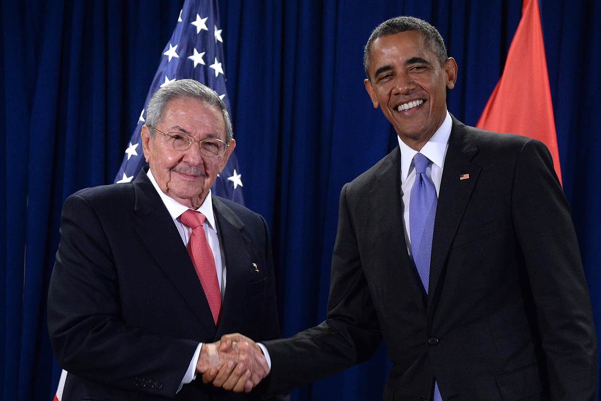 Presidente Obama, que viaja com a esposa Michelle, e com as filhas Malia e Sasha, terá um encontro nesta segunda-feira 21 com o presidente Raúl Castro; entre os temas a serem discutidos estão os direitos humanos, o estímulo ao comércio entre Cuba e Estados Unidos e o desenvolvimento da iniciativa privada em solo cubano; na terça-feira, 22, Obama fará um discurso ao povo cubano e participará de reunião com integrantes da sociedade civil cubana, incluindo ativistas de direitos humanos e representantes da oposição (Foto: Aquiles Lins) Presidente Obama, que viaja com a esposa Michelle, e com as filhas Malia e Sasha, terá um encontro nesta segunda-feira 21 com o presidente Raúl Castro; entre os temas a serem discutidos estão os direitos humanos, o estímulo ao comércio entre Cuba e Estados Unidos e o desenvolvimento da iniciativa privada em solo cubano; na terça-feira, 22, Obama fará um discurso ao povo cubano e participará de reunião com integrantes da sociedade civil cubana, incluindo ativistas de direitos humanos e representantes da oposição