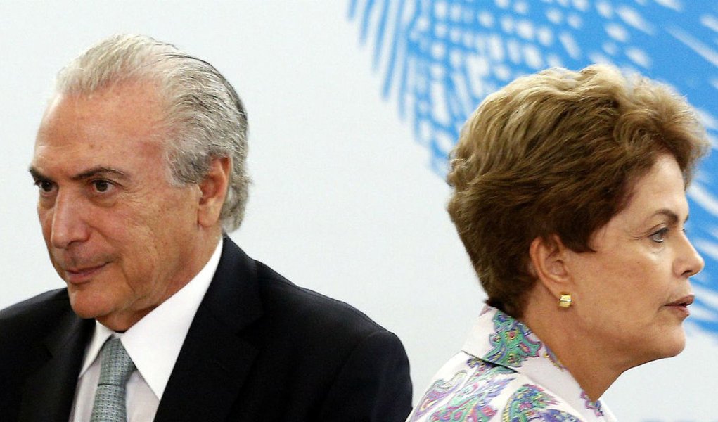 A ideia é defender que a contabilidade das campanhas de Dilma Rousseff, sob julgamento no tribunal, foi feita de forma separada; técnicos do TSE, no entanto, já se posicionaram contra essa possibilidade, alegando que a chapa que concorreu à Presidência é uma só, segundo Mônica Bergamo (Foto: Roberta Namour) A ideia é defender que a contabilidade das campanhas de Dilma Rousseff, sob julgamento no tribunal, foi feita de forma separada; técnicos do TSE, no entanto, já se posicionaram contra essa possibilidade, alegando que a chapa que concorreu à Presidência é uma só, segundo Mônica Bergamo