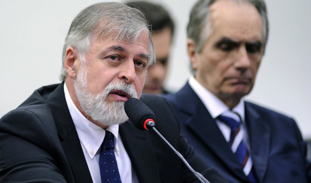 Ex-diretor de abastecimento da Petrobras Paulo Roberto Costa é suspeito de ter omitido nomes de políticos envolvidos e dinheiro obtido com o esquema de corrupção na Petrobras; em delação, o lobista Fernando Baiano afirmou ter pago de R$ 20 milhões a R$ 25 milhões para Costa, mas este declarou que só recebeu cerca de US$ 4 milhões; a rescisão do acordo não implicaria na anulação das provas geradas a partir dos depoimentos (Foto: Roberta Namour) Ex-diretor de abastecimento da Petrobras Paulo Roberto Costa é suspeito de ter omitido nomes de políticos envolvidos e dinheiro obtido com o esquema de corrupção na Petrobras; em delação, o lobista Fernando Baiano afirmou ter pago de R$ 20 milhões a R$ 25 milhões para Costa, mas este declarou que só recebeu cerca de US$ 4 milhões; a rescisão do acordo não implicaria na anulação das provas geradas a partir dos depoimentos