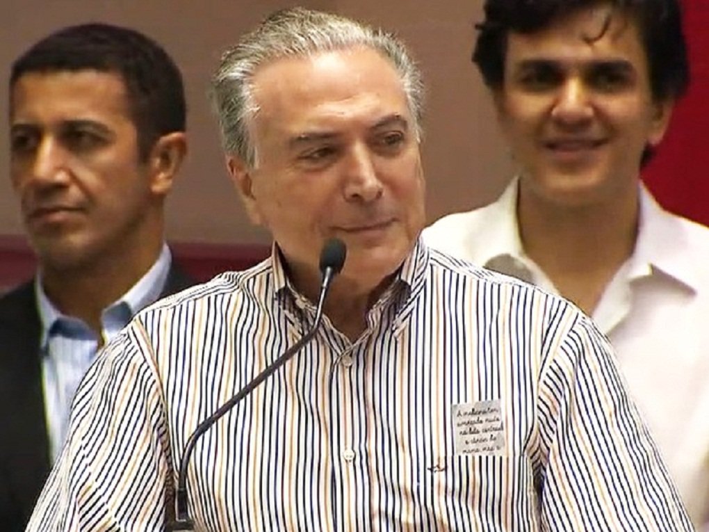 Vice-presidente da República, Michel Temer, esteve hoje em Belo Horizonte para a convenção estadual do PMDB e em seu discurso voltou a falar na "reunificação do país" no momento de crise política entre o governo Dilma Rousseff (PT) e o Congresso Nacional; “Temos que reunificar o país, temos que pacificar o país, temos que ter harmonia no país. Nós precisamos acabar com eventuais divergências entre brasileiros” (Foto: José Barbacena) Vice-presidente da República, Michel Temer, esteve hoje em Belo Horizonte para a convenção estadual do PMDB e em seu discurso voltou a falar na "reunificação do país" no momento de crise política entre o governo Dilma Rousseff (PT) e o Congresso Nacional; “Temos que reunificar o país, temos que pacificar o país, temos que ter harmonia no país. Nós precisamos acabar com eventuais divergências entre brasileiros”