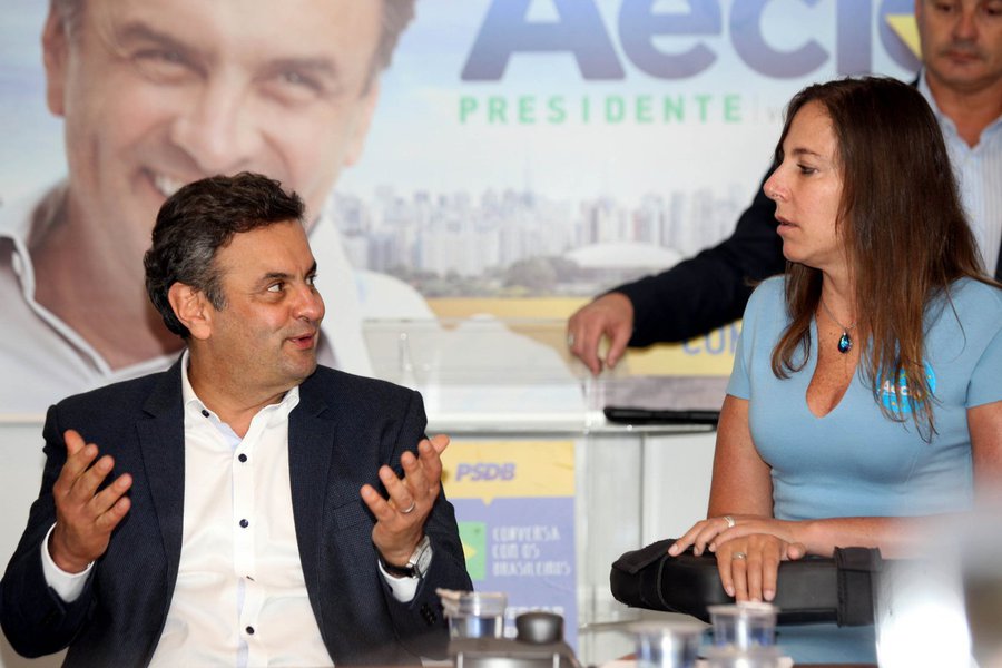 A taça vai para Mara Gabrilli e Aécio Neves, que brigaram com Eduardo Cunha e depois se reconciliaram, em nome de um impeachment que acaba de naufragar, diz o colunista Alex Solnik (Foto: Alex Solnik) A taça vai para Mara Gabrilli e Aécio Neves, que brigaram com Eduardo Cunha e depois se reconciliaram, em nome de um impeachment que acaba de naufragar, diz o colunista Alex Solnik