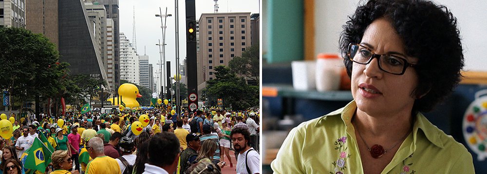 Em comentário no quadro Arte da Gestão na rádio CBN, a doutora em Filosofia Vivane Mosé afirmou que o Brasil vive um quadro grave de polarização; ela defendeu que os manifestantes que foram às ruas contra o governo representam pouco mais de 2% da população brasileira; "Existe incitação pública para impeachment de Dilma e prisão de Lula, apesar de faltarem motivos legais", afirmou; "Além disso, mudar figura da presidente Dilma não muda corrupção nem situação econômica do país" (Foto: Aquiles Lins) Em comentário no quadro Arte da Gestão na rádio CBN, a doutora em Filosofia Vivane Mosé afirmou que o Brasil vive um quadro grave de polarização; ela defendeu que os manifestantes que foram às ruas contra o governo representam pouco mais de 2% da população brasileira; "Existe incitação pública para impeachment de Dilma e prisão de Lula, apesar de faltarem motivos legais", afirmou; "Além disso, mudar figura da presidente Dilma não muda corrupção nem situação econômica do país"