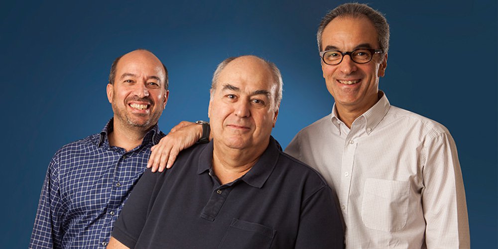 Balanço da Globo Comunicações e Participações mostra que, no ano passado, o império da família Marinho teve lucro R$ 730 milhões a menos do que em 2014; queda de 6,1% no faturamento; ainda assim, a Globo encerrou 2015 com uma receita líquida de R$ 11,160 bilhões, ou quatro vezes e meia o faturamento divulgado pela Record, e com lucro de R$ 3 bilhões (Foto: Aquiles Lins) Balanço da Globo Comunicações e Participações mostra que, no ano passado, o império da família Marinho teve lucro R$ 730 milhões a menos do que em 2014; queda de 6,1% no faturamento; ainda assim, a Globo encerrou 2015 com uma receita líquida de R$ 11,160 bilhões, ou quatro vezes e meia o faturamento divulgado pela Record, e com lucro de R$ 3 bilhões