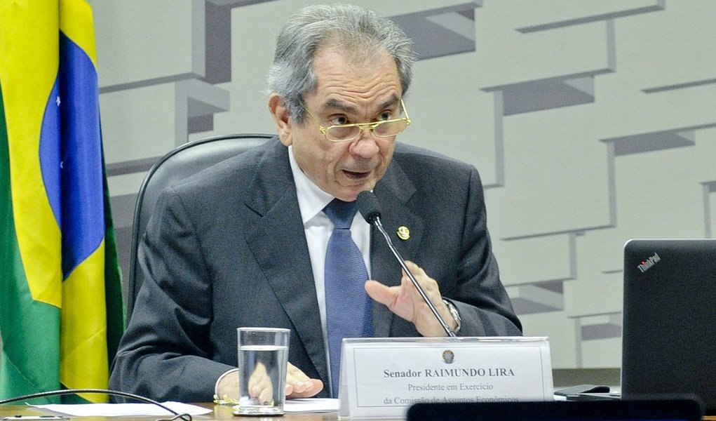 Senador Raimundo Lira (PMDB-PB) acaba de ser eleito presidente da Comissão Especial do Impeachment no Senado; os parlamentares discutem agora a indicação do senador Antonio Anastasia (PMDB-MG) para a relatoria do processo; assista ao vivo (Foto: Aquiles Lins) Senador Raimundo Lira (PMDB-PB) acaba de ser eleito presidente da Comissão Especial do Impeachment no Senado; os parlamentares discutem agora a indicação do senador Antonio Anastasia (PMDB-MG) para a relatoria do processo; assista ao vivo