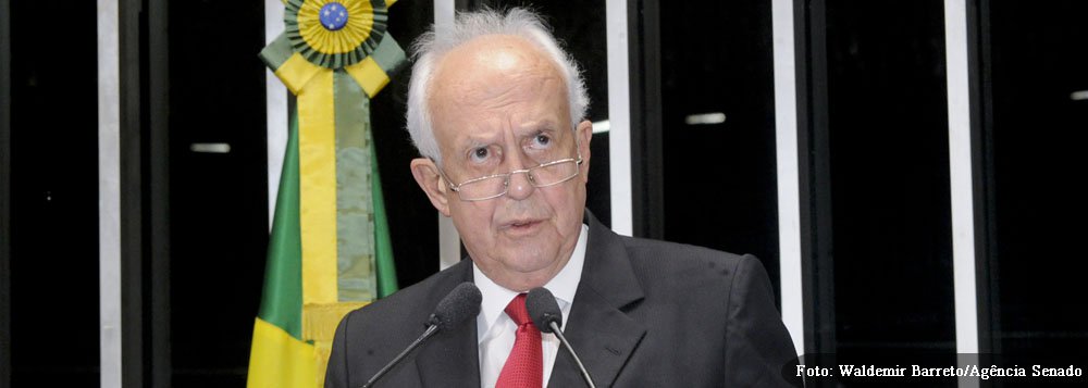Senador Jarbas Vasconcelos (PMDB-PE) pede à Câmara dos Deputados tramitação especial para a proposta que torna automática a perda do mandato de parlamentar condenado (PEC 18/13) (Foto: Valter Lima) www.brasil247.com - Senador Jarbas Vasconcelos (PMDB-PE) pede à Câmara dos Deputados tramitação especial para a proposta que torna automática a perda do mandato de parlamentar condenado (PEC 18/13)