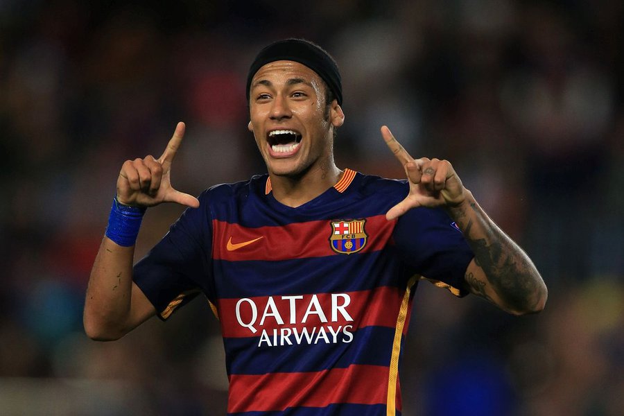 Neymar tem uma "pequena distensão" em um músculo adutor da perna esquerda, disse o Barça em seu site, sem especificar quanto tempo ele ficará de fora; A lesão deixa improvável a escalação do brasileiro no jogo contra o Leverkusen; O Barcelona já está classificado para as oitavas de final da competição europeia como vencedor de seu grupo (Foto: Luis Mauro Queiroz) Neymar tem uma "pequena distensão" em um músculo adutor da perna esquerda, disse o Barça em seu site, sem especificar quanto tempo ele ficará de fora; A lesão deixa improvável a escalação do brasileiro no jogo contra o Leverkusen; O Barcelona já está classificado para as oitavas de final da competição europeia como vencedor de seu grupo