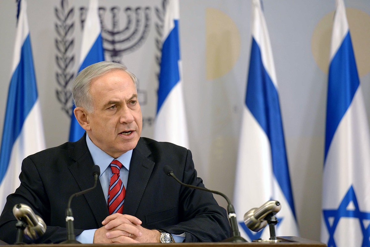 Polícia israelense interrogou o primeiro-ministro Benjamin Netanyahu nesta sexta-feira, 27; Netanyahu é suspeito em vários casos de corrupção, mas desmente todas as acusações e garante que ainda vai dirigir Israel por muitos anos; desde o final de 2016, ele é alvo de duas investigações: a primeira, sobre presentes luxuosos recebidos por ele e sua família que suspeita-se terem sido oferecidos por empresários (Foto: Aquiles Lins) Polícia israelense interrogou o primeiro-ministro Benjamin Netanyahu nesta sexta-feira, 27; Netanyahu é suspeito em vários casos de corrupção, mas desmente todas as acusações e garante que ainda vai dirigir Israel por muitos anos; desde o final de 2016, ele é alvo de duas investigações: a primeira, sobre presentes luxuosos recebidos por ele e sua família que suspeita-se terem sido oferecidos por empresários