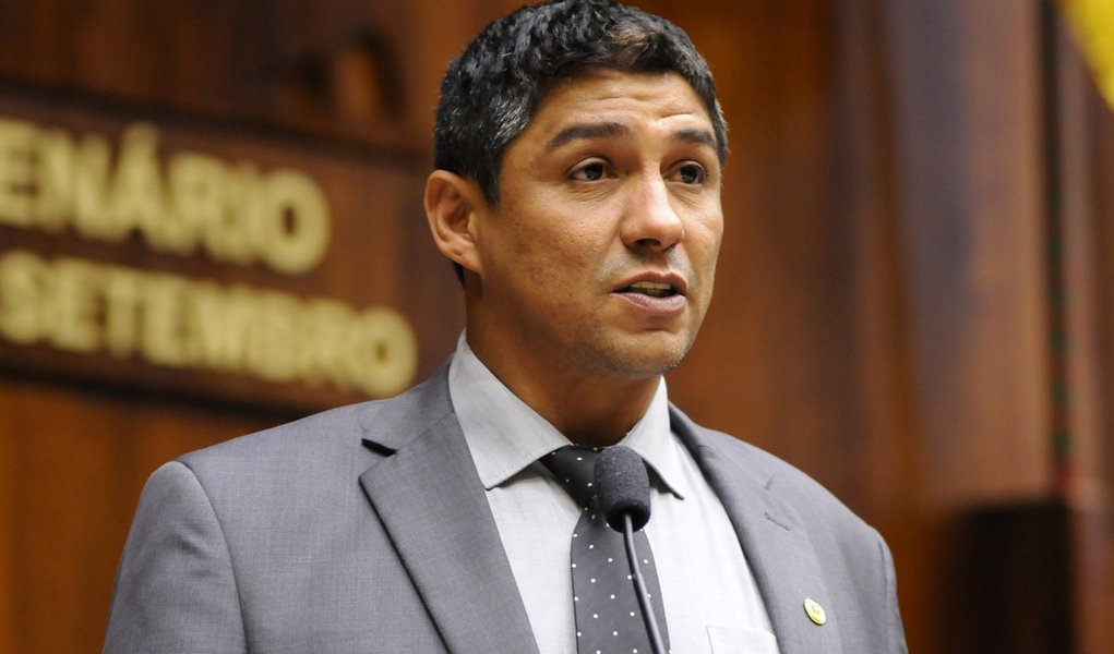 Subcomissão Processante, da Comissão de Ética Parlamentar, não conseguiu ouvir o deputado Mario Jardel (PSD) em uma audiência fechada ao público nesta quarta-feira (16); ex-jogador é acusado de se apropriar de diárias, manter funcionários fantasmas e exigir repasse de parte dos salários de assesso (Foto: Paulo Emílio) Subcomissão Processante, da Comissão de Ética Parlamentar, não conseguiu ouvir o deputado Mario Jardel (PSD) em uma audiência fechada ao público nesta quarta-feira (16); ex-jogador é acusado de se apropriar de diárias, manter funcionários fantasmas e exigir repasse de parte dos salários de assesso
